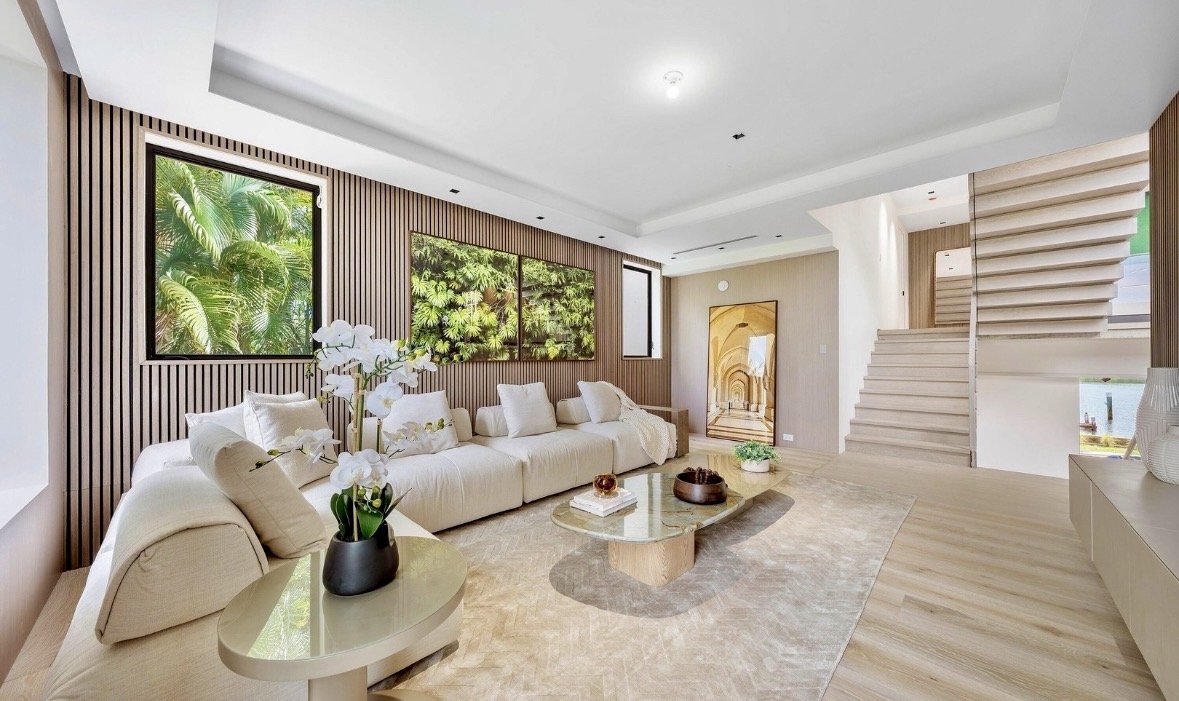 5 Barefoot interior